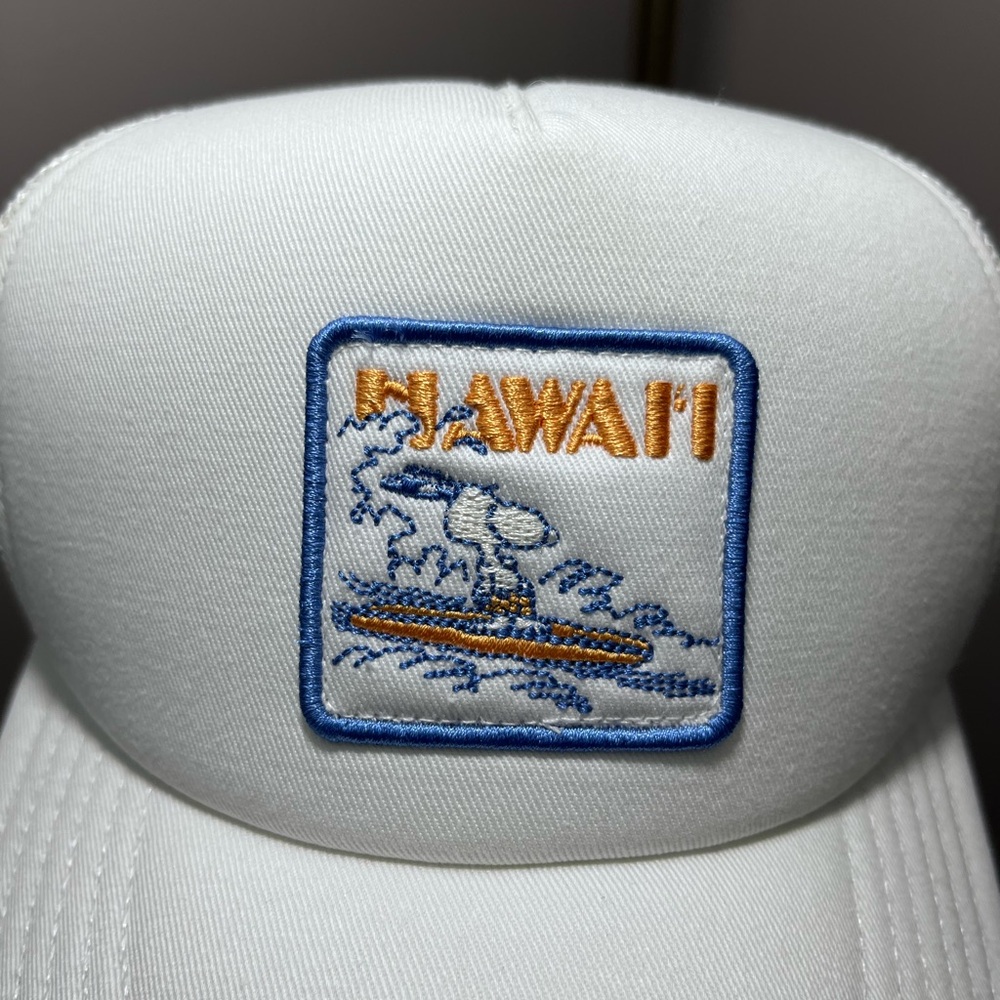 Peanuts Hawaii Surf Tucker Hat